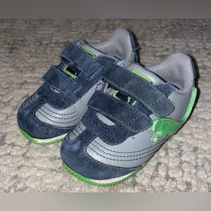 Puma sneakers
